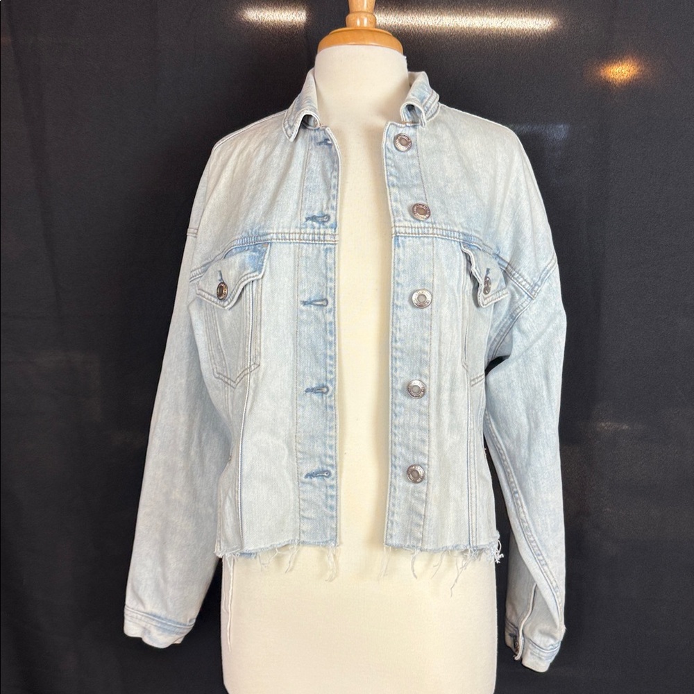 American Eagle Outfitters Women's Light Blue Denim Jacket